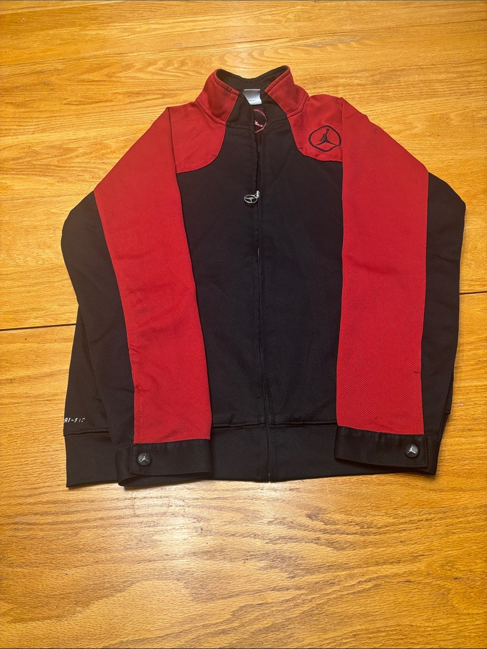 Jordan Kids Red and Black Athletic Shorts and Tee Set - Picture 5 of 13